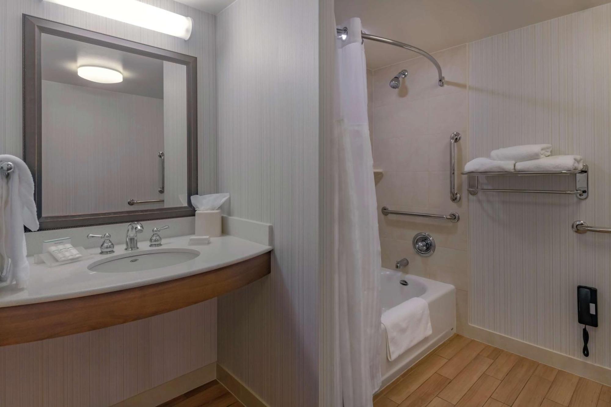 Hilton Garden Inn Devens Common Екстер'єр фото